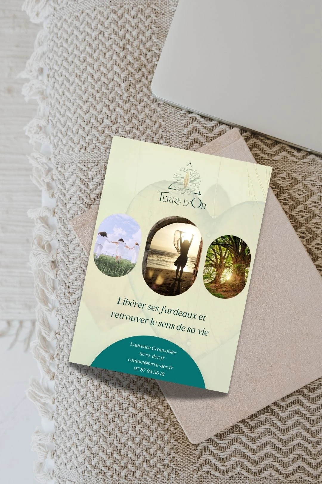 creation flyer energeticienne terre dor